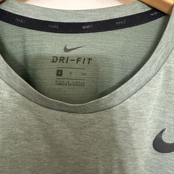 Nike Men's Heather Gray Short Sleeve Tee - Picture 2 of 3